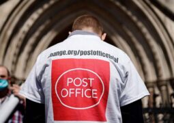Kötü yazılım nedeniyle postane işçileri hapis cezası aldı