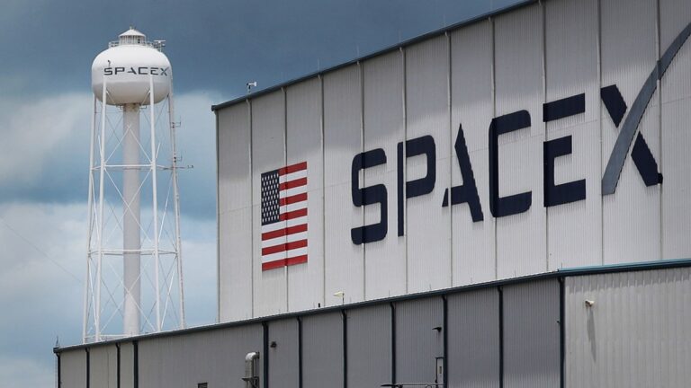 Space Exploration Technologies Corp. (SpaceX) girişim